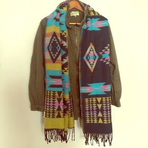 NWOT Aztec Print Reversible Shawl with Fringe